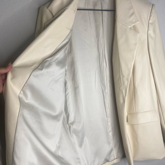 WeWoreWhat Vegan Leather Classic Blazer / Tan / Khaki / Size Medium - Picture 10 of 11